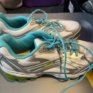 Womens sneakers. Avia brand